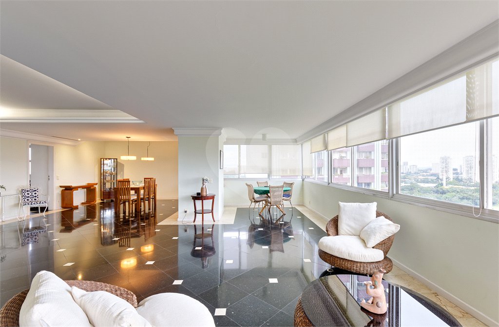 Apartamento à venda com 4 suítes em Jardim Marajoara, São Paulo, SP