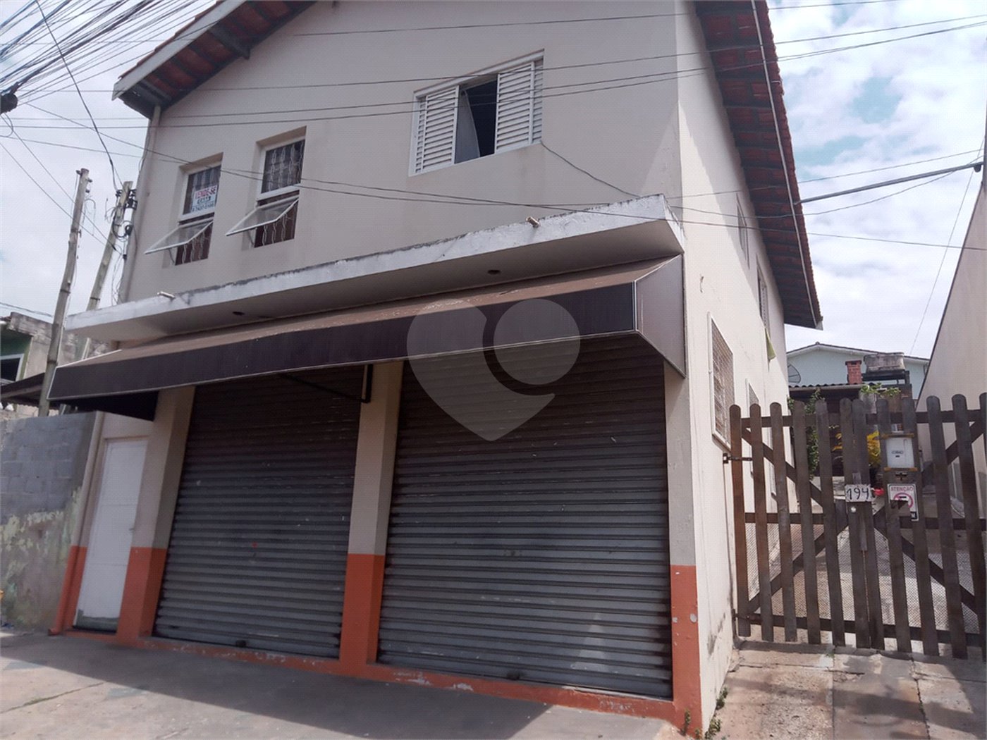 Casa à venda com 2 quartos, sendo 1 suíte, no Centro, Bom Jesus dos Perdões, SP