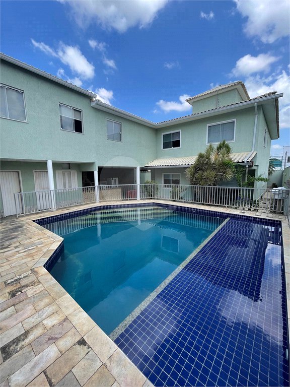 Casa à venda com 5 quartos, sendo 1 suíte, no condomínio Residencial Green Ville, Rio de Janeiro - RJ