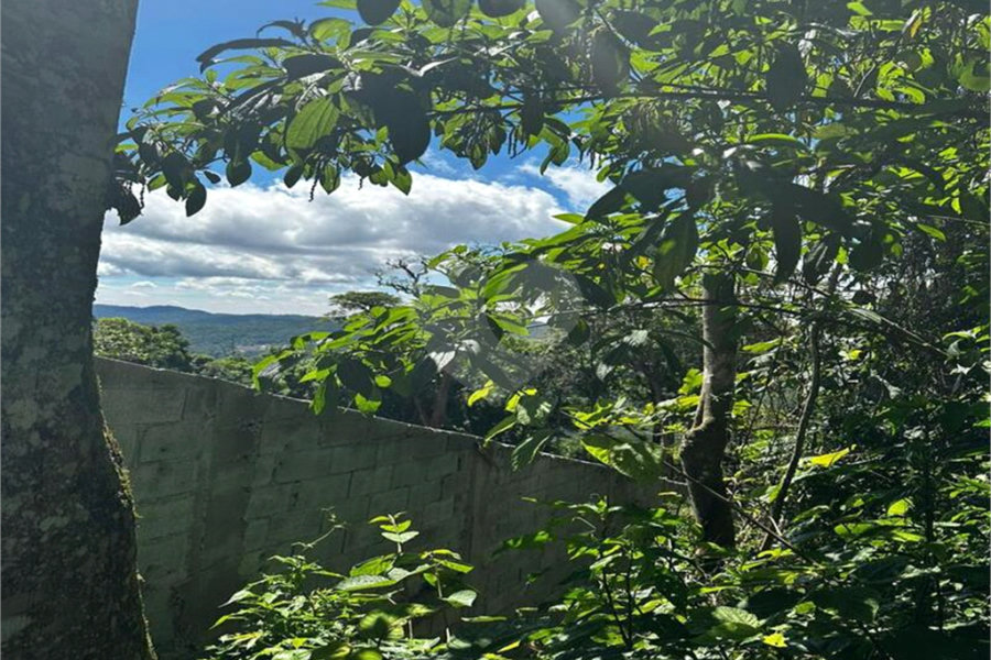 Terreno à venda no condomínio Parque Suiça, Caieiras - SP