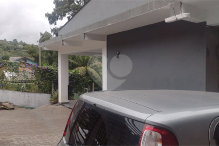 Casa à venda com 3 quartos, sendo 1 suíte, em Prinstrop, Gramado, RS