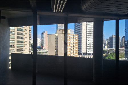 Sala à venda ou para alugar em Real Parque, São Paulo, SP