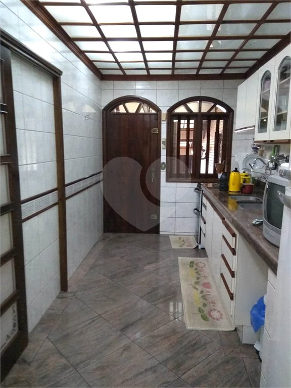 Casa à venda com 6 quartos, sendo 2 suítes,  em Jardim Leocádia, Sorocaba, SP