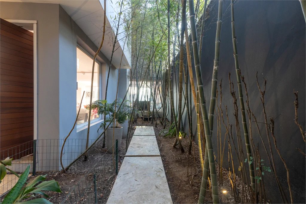 Casa à venda com 4 suítes em Jardim Guedala, São Paulo, SP