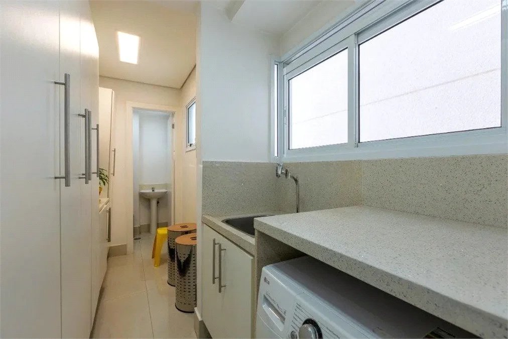 Apartamento à venda com 3 suítes em Vila Romana, São Paulo, SP