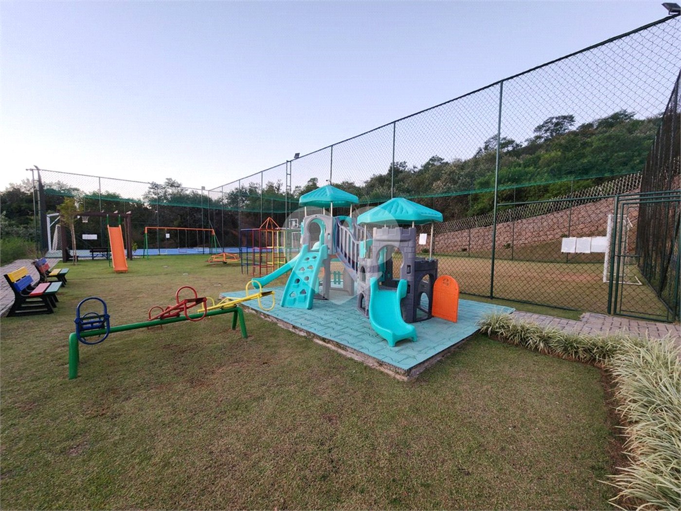 Terreno à venda no condomínio Jardim Primavera, Louveira - SP