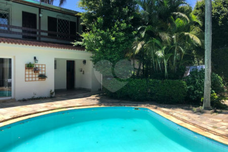 Casa Térrea à venda com 3 suítes em Jardim Petrópolis, São Paulo, SP