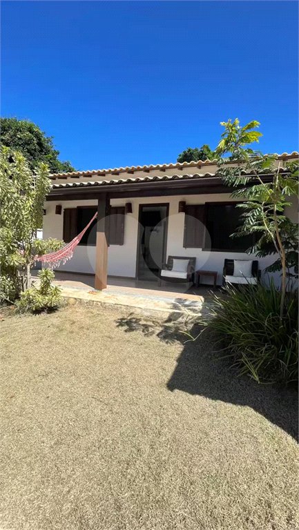 Casa à venda com 4 quartos, sendo 2 suítes, em Caravelas, Armação dos Búzios, RJ