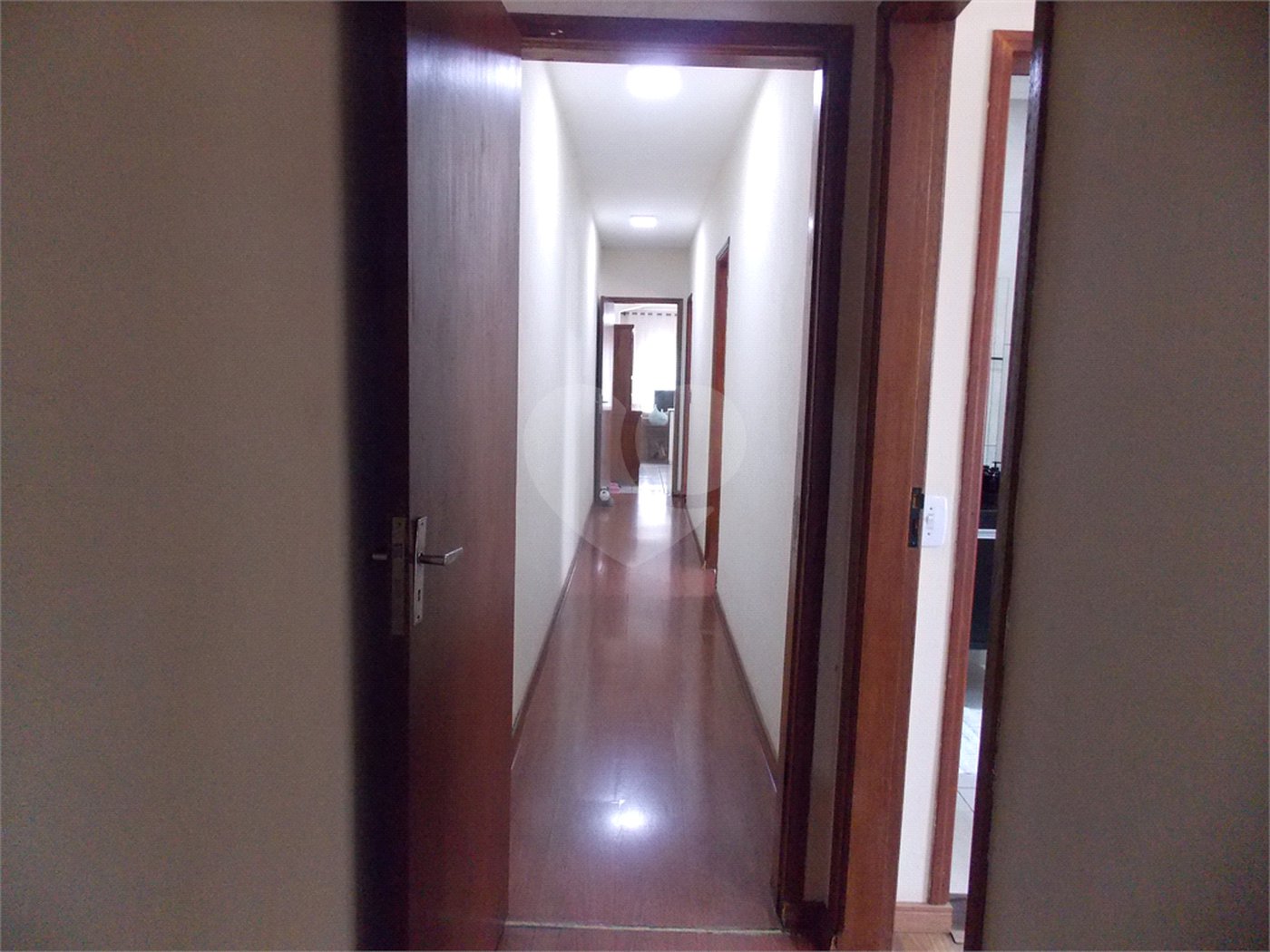 Casa à venda com 4 quartos, sendo 2 suítes, em Jardins, Bragança Paulista, SP