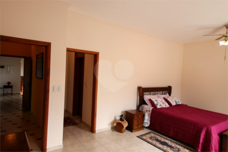 Casa à venda ou para alugar com 3 suítes em Vila Petrópolis, Atibaia, SP