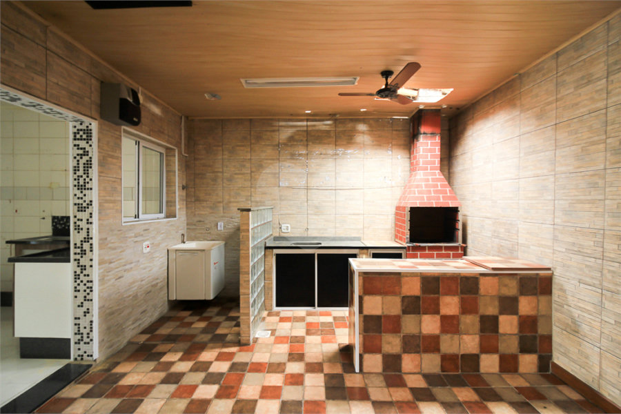 Casa à venda com 3 quartos, sendo 1 suíte, no condomínio Village St. Louis, São Paulo - SP
