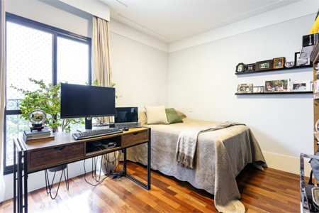 Apartamento à venda com 3 quartos, sendo 1 suíte, em Alto da Boa Vista, São Paulo, SP