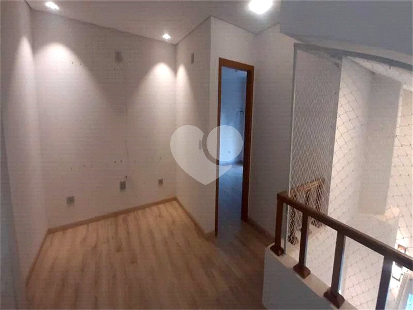 Casa à venda com 3 quartos, sendo 1 suíte, no condomínio Jardim da Montanha I, Mairiporã - SP