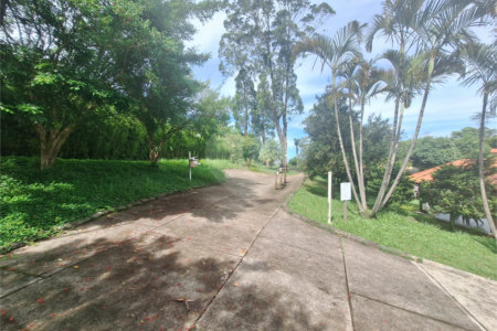 Casa à venda com 5 quartos, sendo 3 suítes,  no condomínio Vila Panamericana, São Paulo - SP