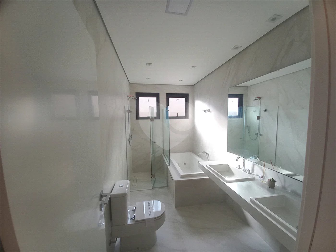 Casa à venda com 4 suítes em Paineiras, Itupeva, SP