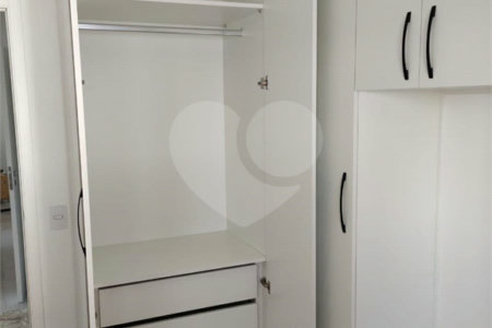Apartamento à venda com 2 quartos, sendo 1 suíte,  em Jardim das Acácias, São Paulo, SP