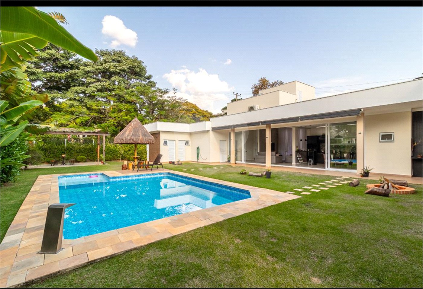 Casa à venda com 3 quartos, sendo 1 suíte,  no condomínio Vale do Lago, Sorocaba - SP