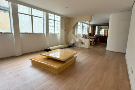 Triplex à venda ou para alugar com 3 suítes em Vila Suzana, São Paulo, SP