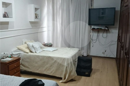 Sobrado à venda com 5 quartos, sendo 2 suítes, em Vila Albertina, São Paulo, SP