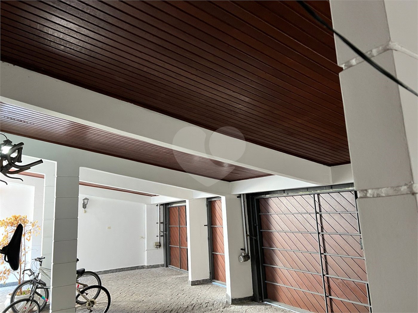 Casa à venda com 4 quartos, sendo 3 suítes, em Chácara Monte Alegre, São Paulo, SP