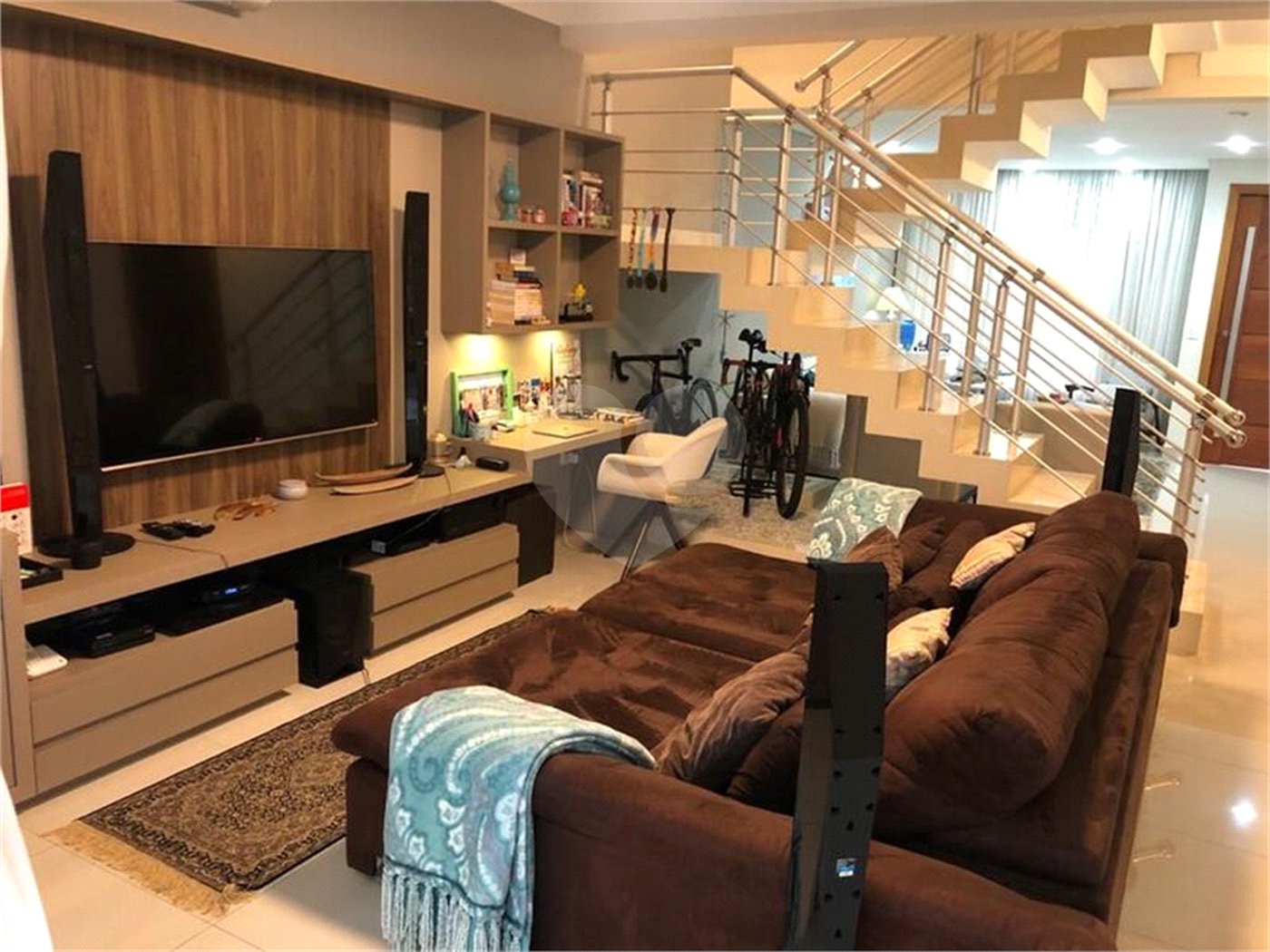 Casa à venda com 4 quartos, sendo 3 suítes, no condomínio Residencial Terra Nobre, Indaiatuba - SP
