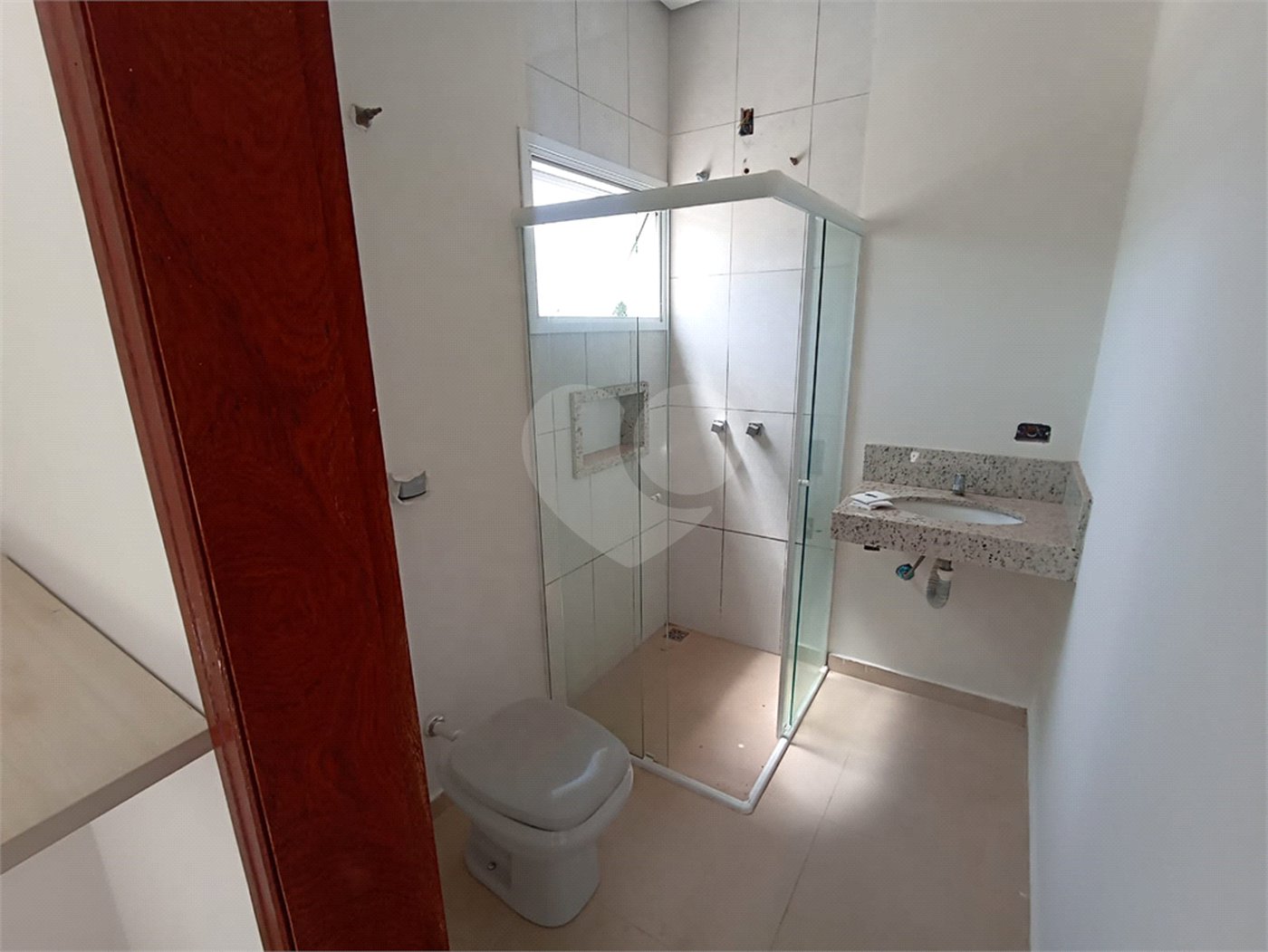 Casa à venda com 3 quartos, sendo 1 suíte, no condomínio Residencial Golden Ville, Itapetininga - SP
