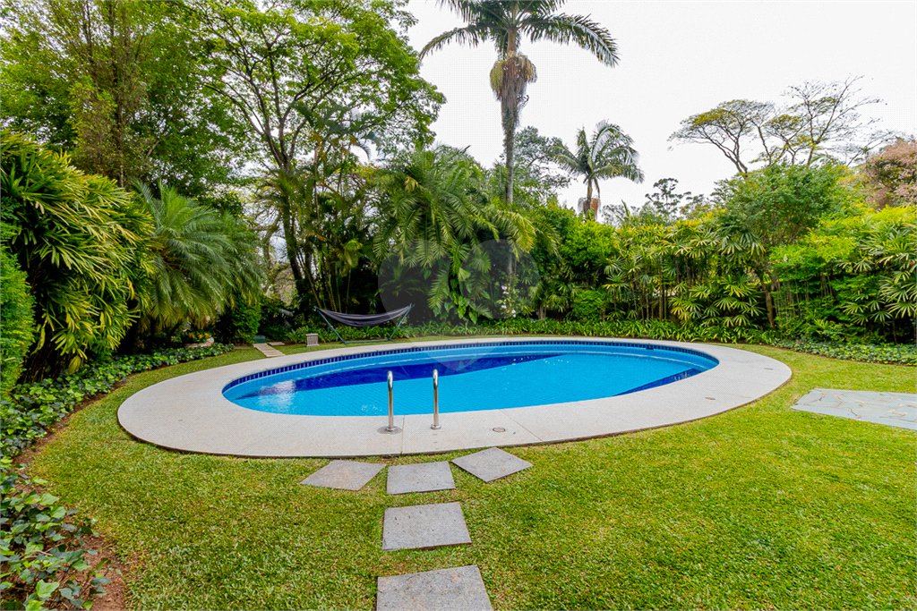 Sobrado à venda com 4 suítes em Real Parque, São Paulo, SP