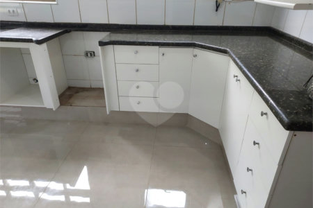 Sobrado à venda com 3 quartos, sendo 1 suíte,  em Jardim Regina, Indaiatuba, SP