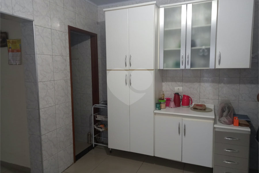 Sobrado à venda com 4 quartos, sendo 1 suíte, em Jardim Peri, São Paulo, SP