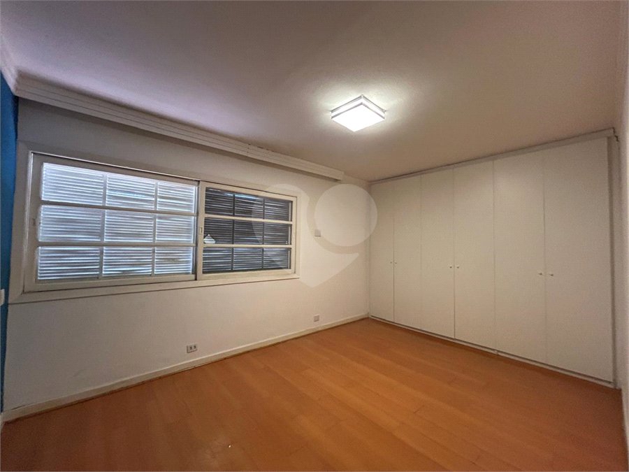 Sobrado à venda ou para alugar com 4 quartos, sendo 1 suíte, em Santo Amaro, São Paulo, SP