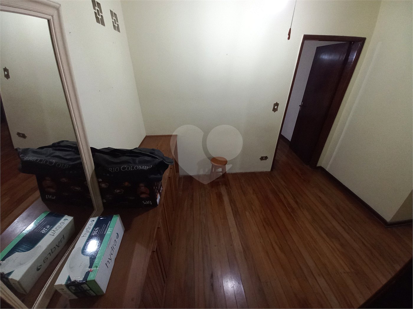 Casa à venda com 4 quartos, sendo 2 suítes,  em Parque Esmeralda, São Paulo, SP