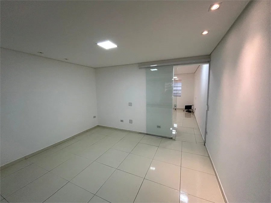 Casa de Vila para alugar com 4 suítes em Vila Romana, São Paulo, SP