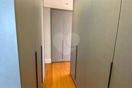 Casa à venda com 4 suítes no condomínio Portal Horizonte, Bragança Paulista - SP