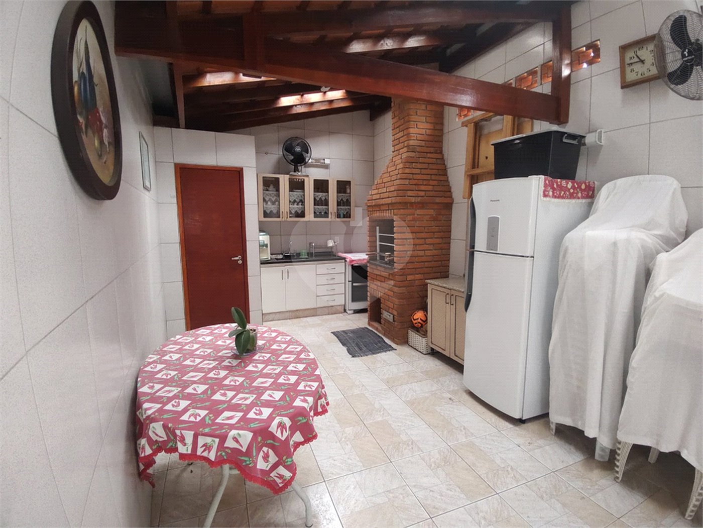 Casa à venda com 3 suítes no condomínio Morada das Hortênsias, São Paulo - SP