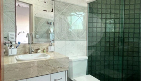Casa à venda com 3 quartos, sendo 1 suíte, em Vila Suissa, Mogi das Cruzes, SP