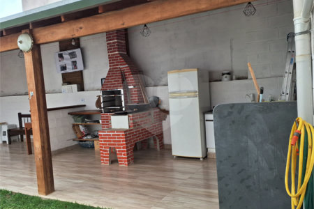 Casa à venda com 2 quartos no condomínio Residencial Cristal Lll, Mogi das Cruzes - SP