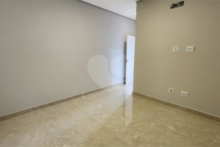 Casa à venda com 3 suítes no condomínio Santa Isabel I, Louveira - SP