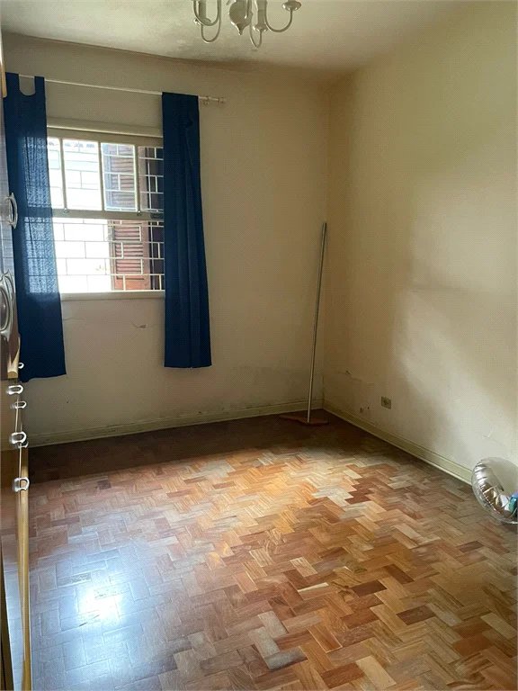 Sobrado à venda com 5 quartos, sendo 2 suítes,  em Vila Cordeiro, São Paulo, SP