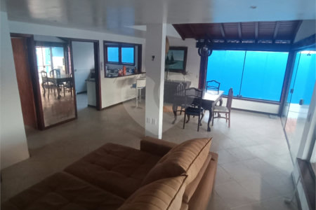 Casa à venda com 3 quartos, sendo 2 suítes,  em São José, Armação dos Búzios, RJ
