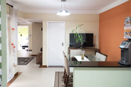 Casa à venda com 6 quartos, sendo 3 suítes, em Alto Ipiranga, Mogi das Cruzes, SP