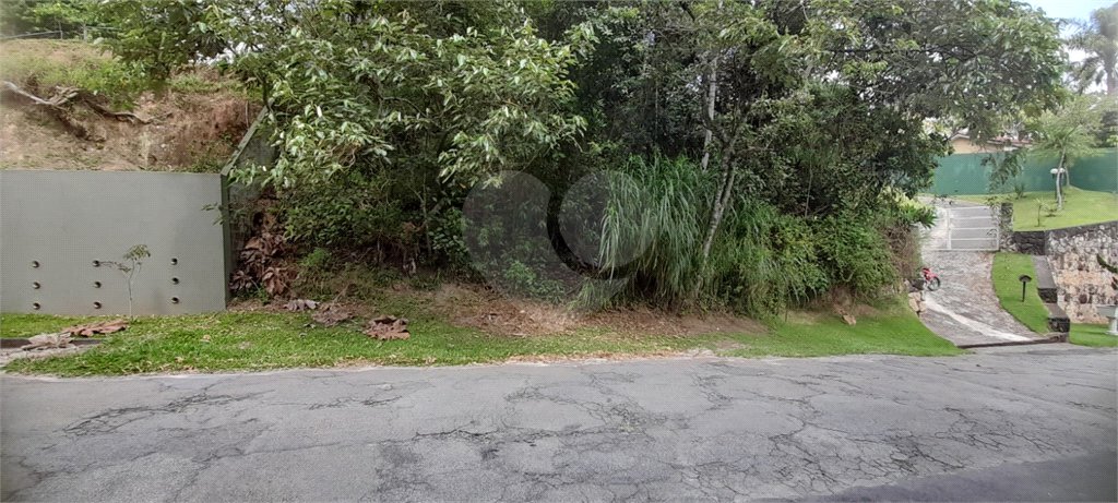 Terreno à venda no condomínio Alpes da Cantareira, Mairiporã - SP