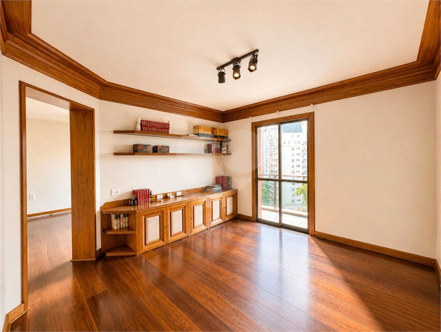 Apartamento à venda com 3 suítes em Moema, São Paulo, SP