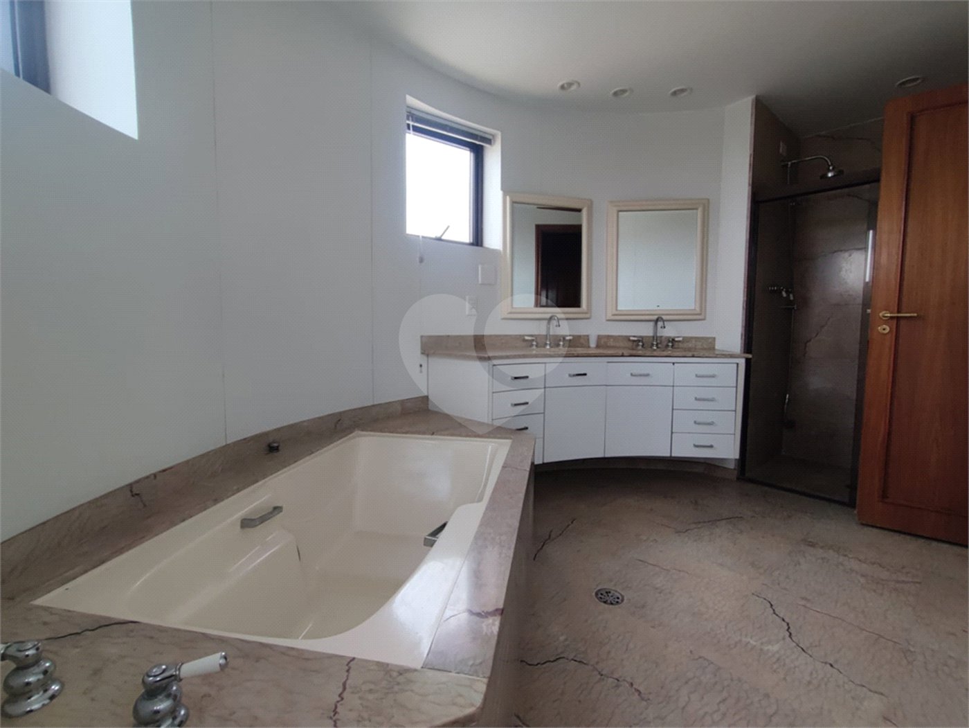 Apartamento à venda com 4 suítes em Moema, São Paulo, SP