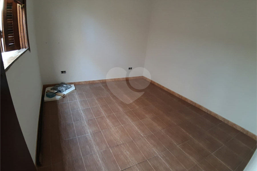 Sobrado à venda com 3 quartos, sendo 1 suíte, em Tremembé, São Paulo, SP
