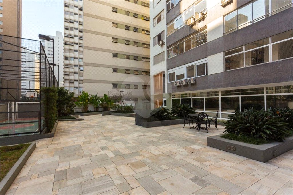 Apartamento à venda com 3 quartos, sendo 1 suíte,  em Santa Cecília, São Paulo, SP