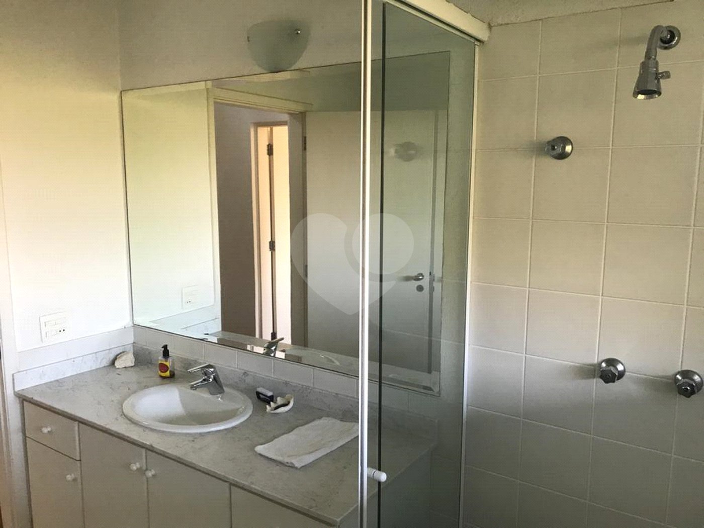 Casa à venda com 3 quartos, sendo 1 suíte, em Guarapiranga, São Paulo, SP