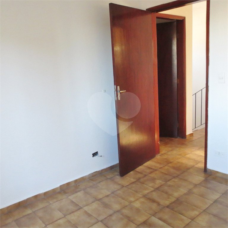 Casa à venda com 4 quartos, sendo 1 suíte, em Vila Santo Estéfano, São Paulo, SP