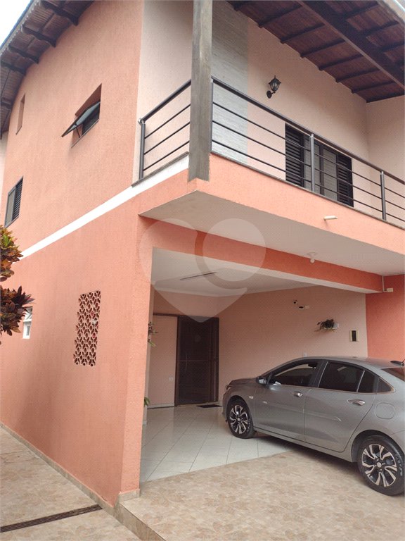 Sobrado à venda com 2 quartos, sendo 1 suíte, em Jardim Márcia, Suzano, SP