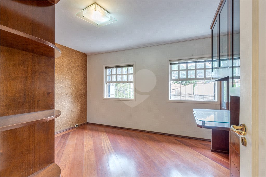 Casa à venda com 4 quartos, sendo 2 suítes, em Jardim Luzitânia, São Paulo, SP
