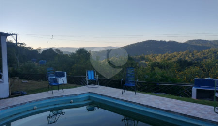 Casa à venda ou para alugar com 3 suítes em Juqueri Mirim, Mairiporã, SP